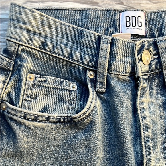 BDG Light Wash Denim Jeans - Picture 3 of 10